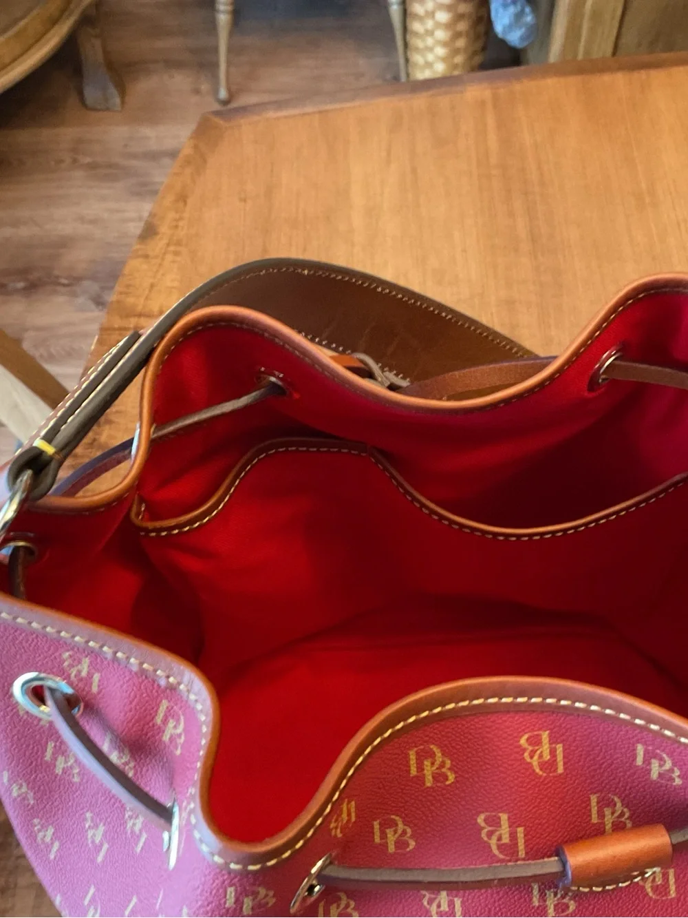 Dooney & Bourke Red Gretta Drawstring Bucket Shoulder Bag with wallet - Picture 11 of 16